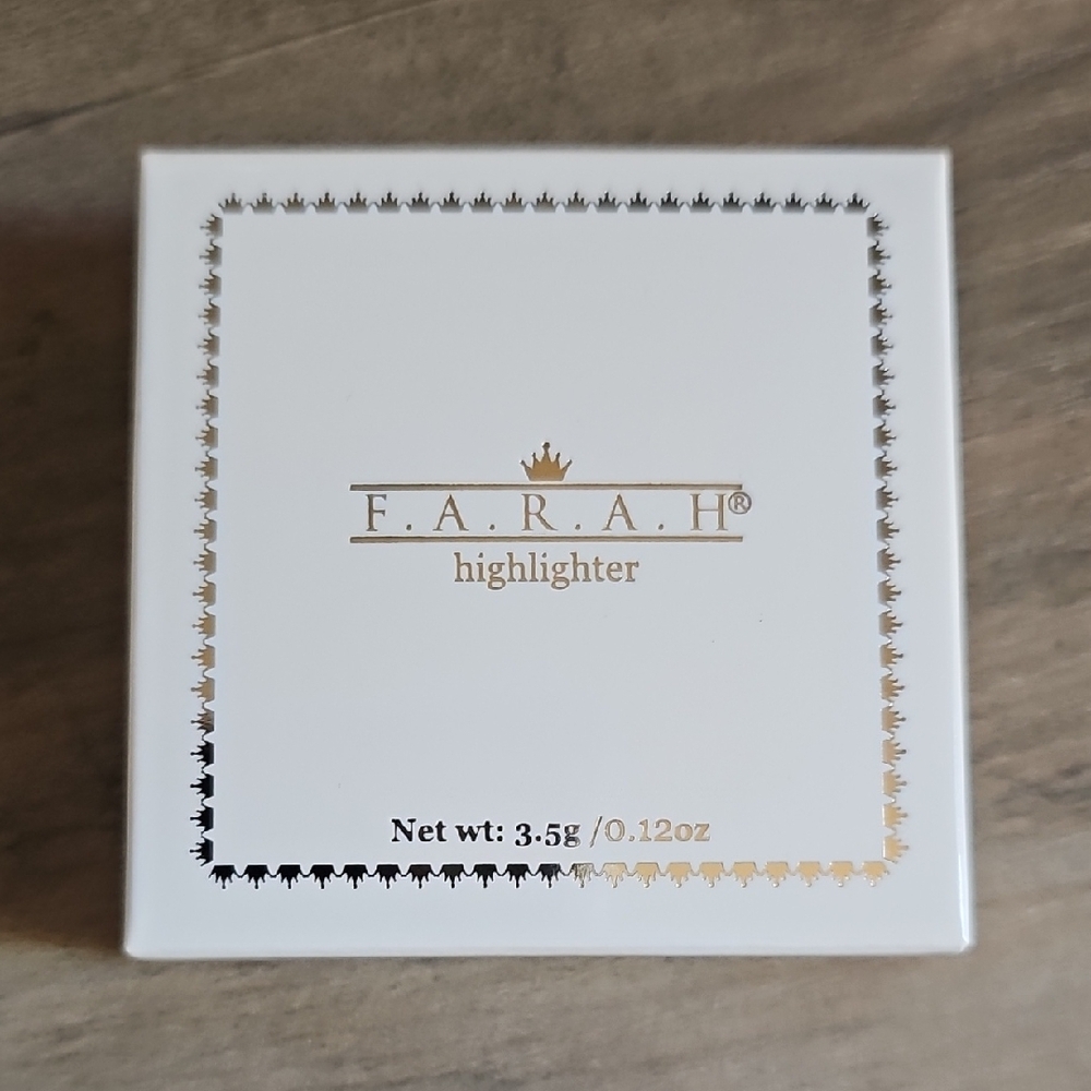 F.A.R.A.H Highlighter in Zahra